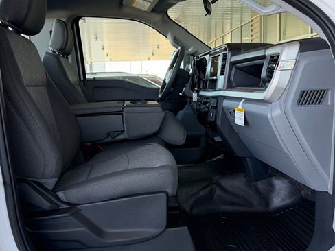 New 2026 Ford F250 XL w/ XL Off-Road Package image 6