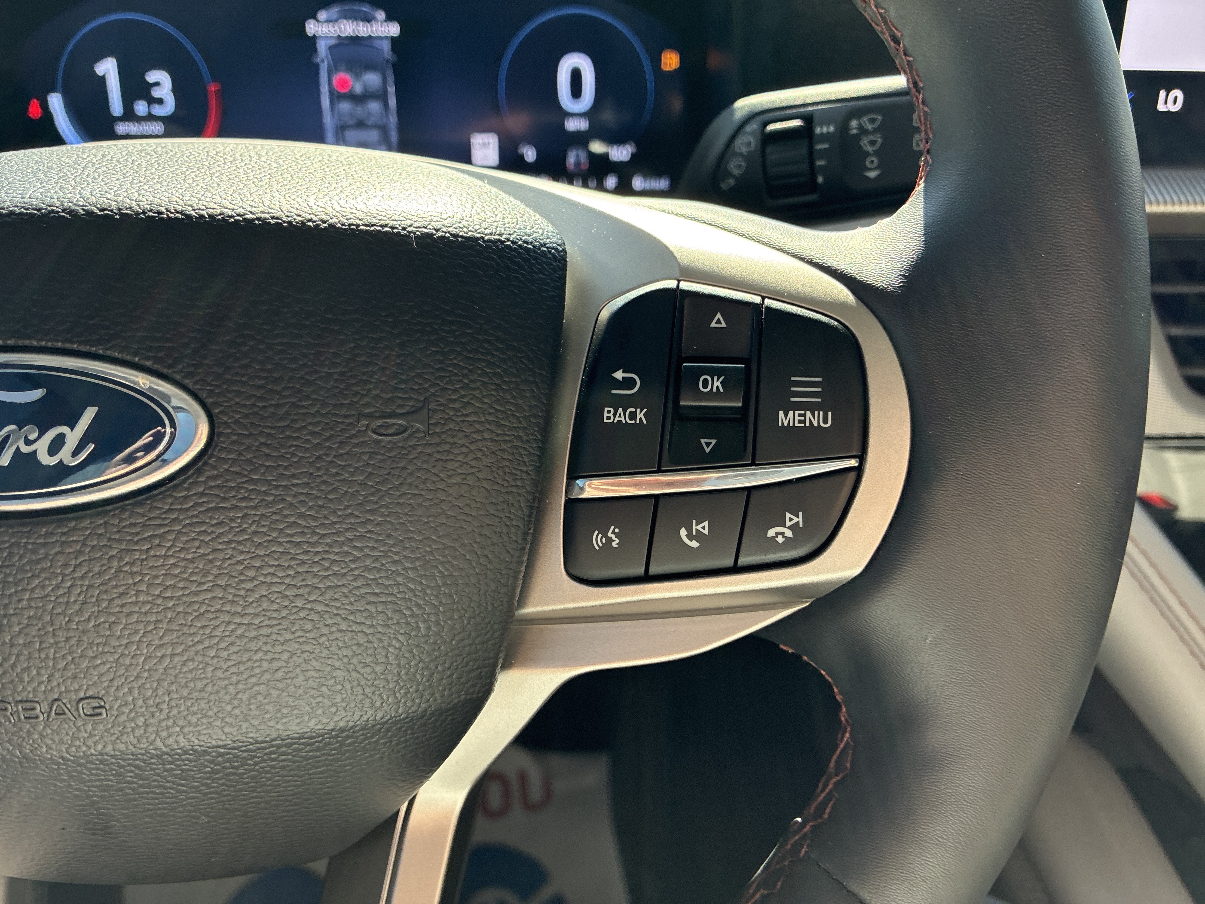 Used 2025 Ford Explorer Active w/ Active Comfort Package RWD image 20