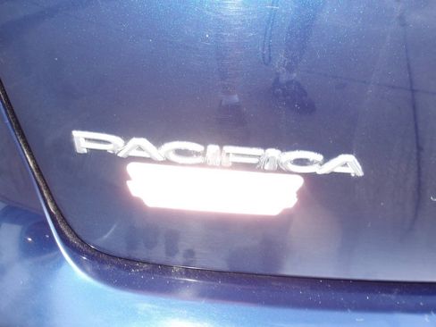 Used 2018 Chrysler Pacifica Limited FWD image 40