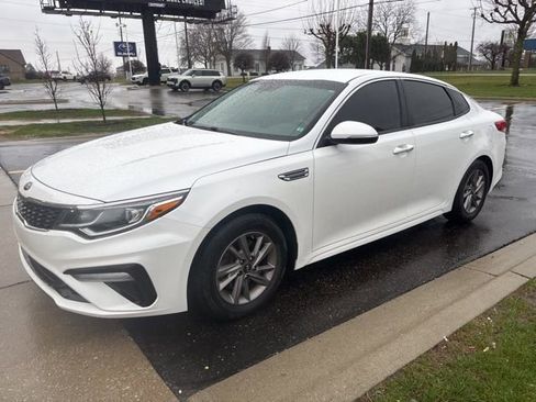 Used 2020 Kia Optima LX image 3