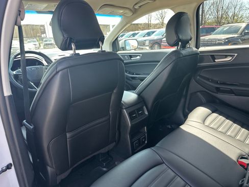 Used 2019 Ford Edge SEL w/ Equipment Group 201A AWD/4WD image 17