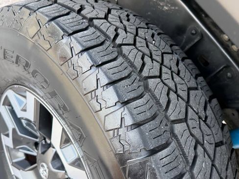Used 2021 Toyota Tacoma TRD Off-Road AWD/4WD image 40