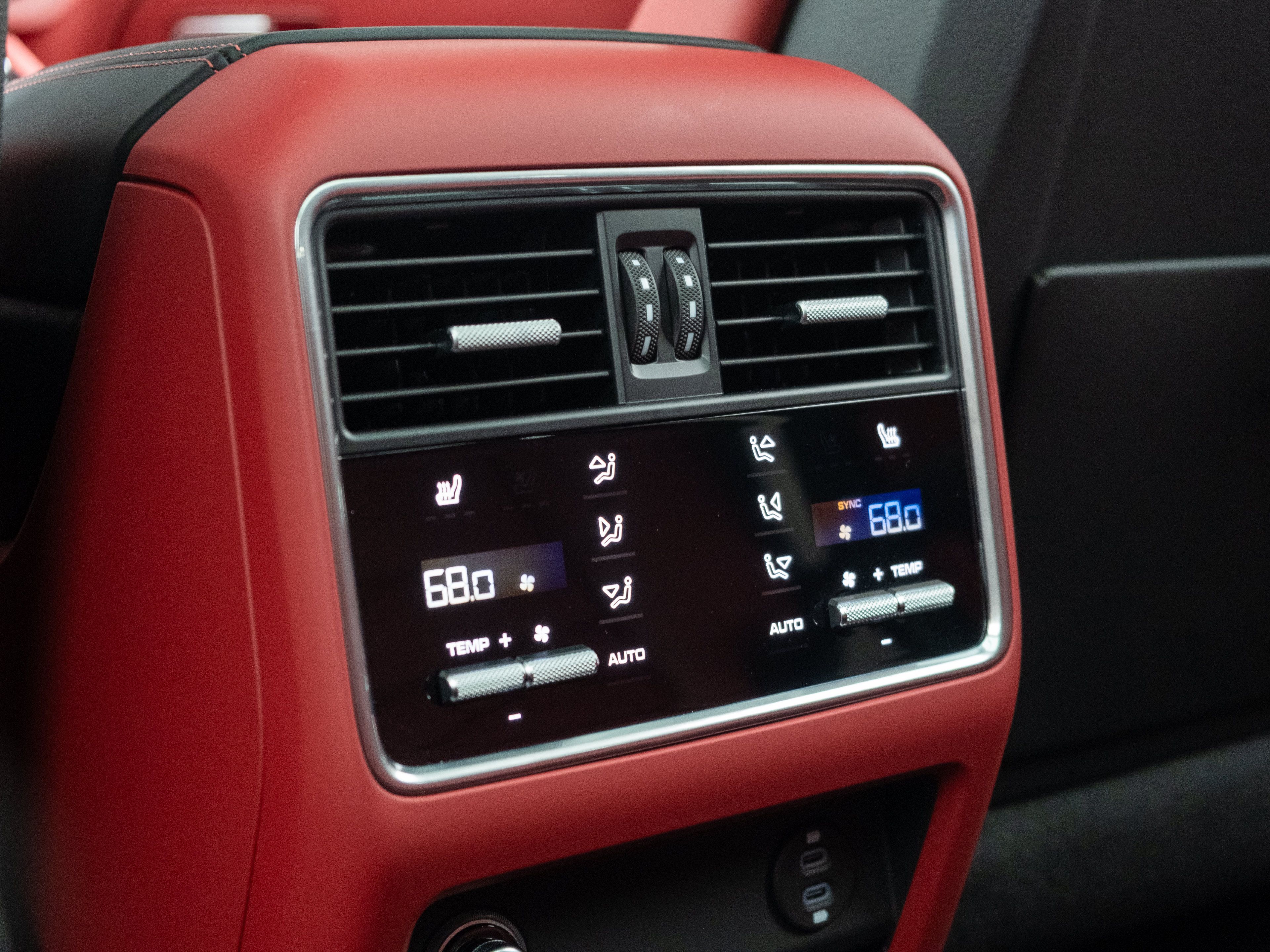 Certified 2023 Porsche Cayenne Turbo AWD/4WD image 42