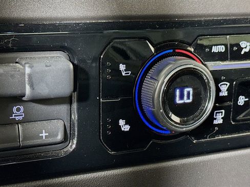 Used 2025 Chevrolet Silverado 1500 LT image 18