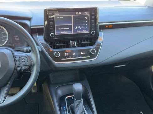 Used 2022 Toyota Corolla LE image 22