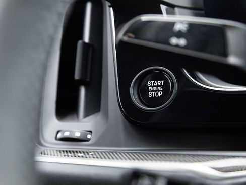 Certified 2026 Porsche Cayenne Turbo AWD/4WD image 17