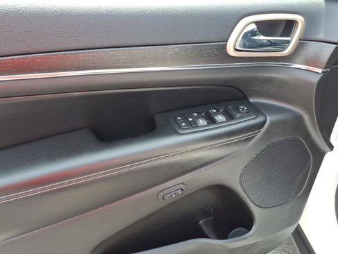Used 2015 Jeep Grand Cherokee Limited AWD/4WD image 7