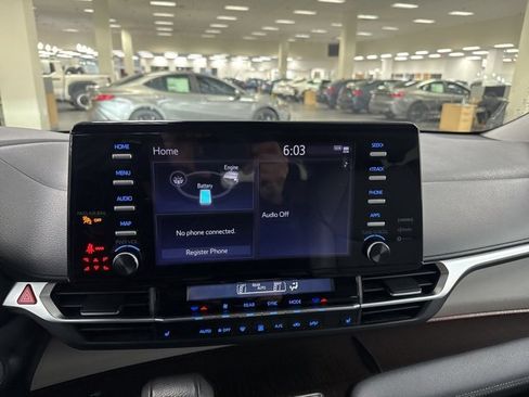 Used 2024 Toyota Sienna XLE image 34