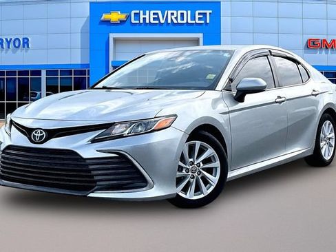 Used 2021 Toyota Camry LE FWD image 3