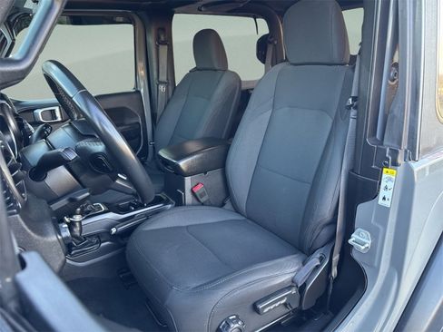 Used 2019 Jeep Wrangler Sport image 10