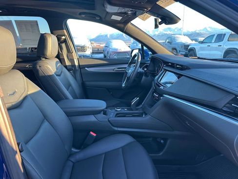 Used 2025 Cadillac XT6 Luxury image 10