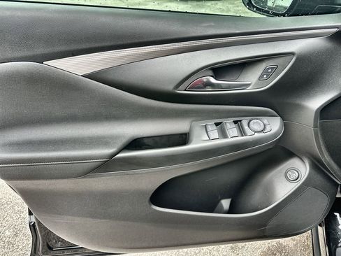 Used 2025 Buick Envista Avenir image 22