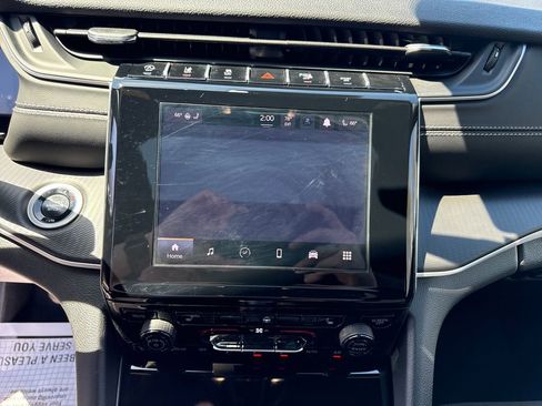 Used 2025 Jeep Grand Cherokee L Laredo w/ Luxury Tech Group I AWD/4WD image 18
