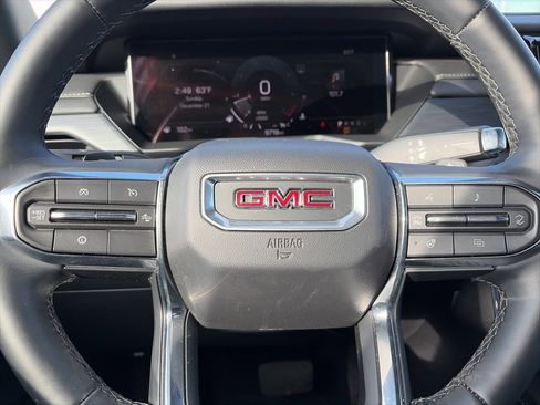 Used 2025 GMC Acadia Elevation image 21