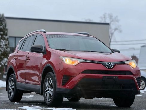 Used 2016 Toyota RAV4 LE image 3