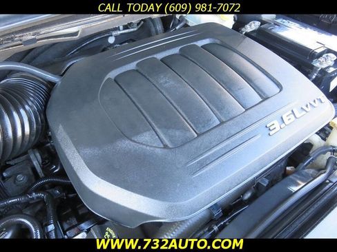 Used 2014 Chrysler Town & Country Touring FWD image 29