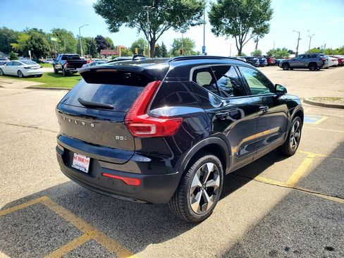 Used 2024 Volvo XC40 B5 Plus AWD/4WD image 5