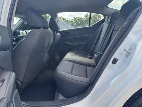 Used 2025 Nissan Altima 2.5 SV FWD image 25