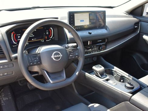 Used 2026 Nissan Rogue Platinum w/ Platinum Premium Package AWD/4WD image 3