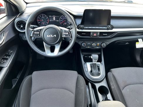 Used 2024 Kia Forte LXS w/ LXS Technology Package image 21