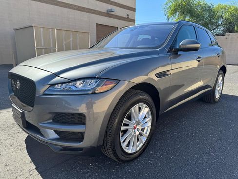 Used 2017 Jaguar F-PACE Prestige AWD/4WD image 4