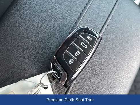 Used 2022 Chevrolet Blazer LT FWD image 25