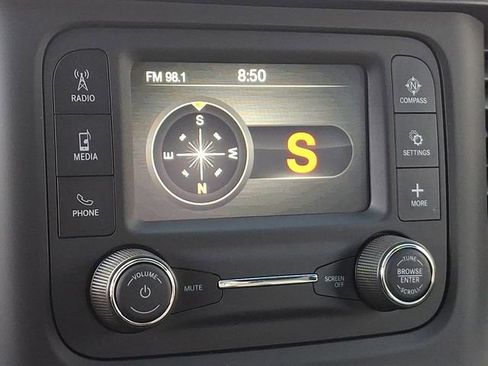 Used 2024 RAM 2500 Tradesman w/ Chrome Appearance Group image 16