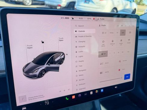 Used 2023 Tesla Model 3 Standard Range image 21