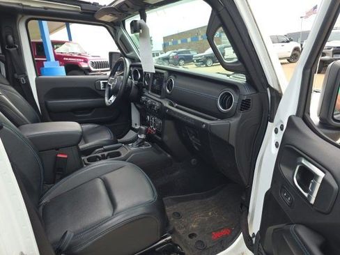 Used 2023 Jeep Wrangler Unlimited Rubicon 4xe w/ Cold Weather Group AWD/4WD image 13