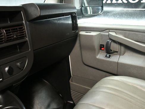 Used 2021 Chevrolet Express 2500 Extended w/ Driver Convenience Package image 22