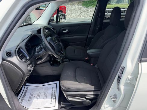 Used 2017 Jeep Renegade Altitude AWD/4WD image 11
