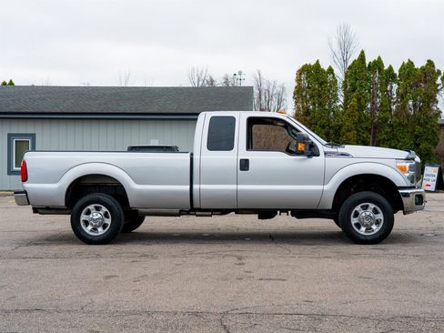 Used 2014 Ford F250 XLT w/ XLT Value Package AWD/4WD image 4