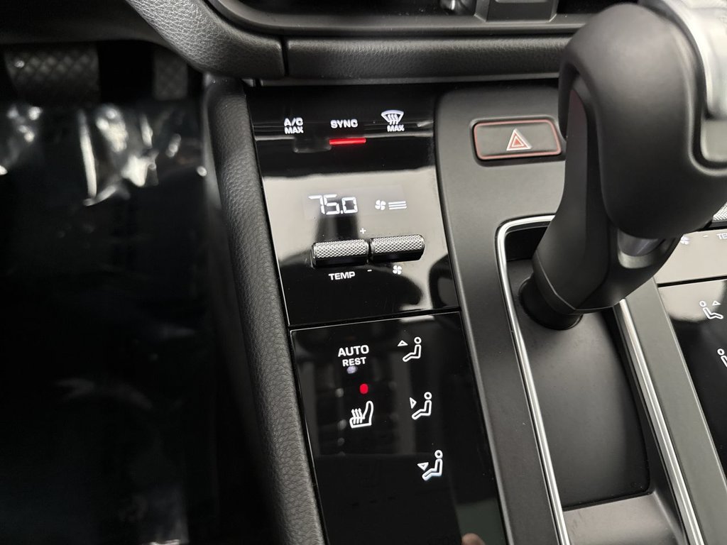 Certified 2026 Porsche Macan Turbo AWD/4WD image 31