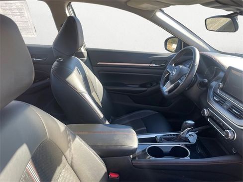 Used 2024 Nissan Altima 2.5 SR image 15