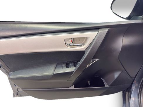 Used 2018 Toyota Corolla LE w/ LE Premium Package w/Moonroof FWD image 13