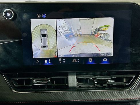 Used 2025 Chevrolet Equinox RS w/ Safety and Technology Package AWD/4WD image 16