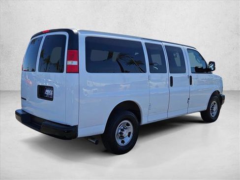 Used 2018 Chevrolet Express 2500 LS RWD image 5