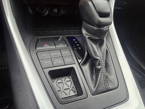 Used 2023 Toyota RAV4 XLE image 25