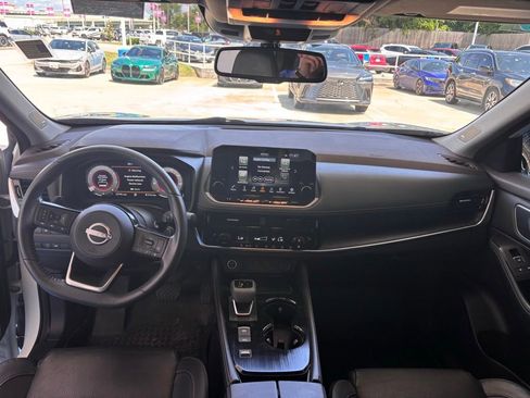 Used 2023 Nissan Rogue Platinum FWD image 17