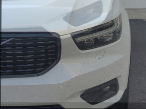 Used 2021 Volvo XC40 T5 R-Design w/ Advanced Package AWD/4WD image 6
