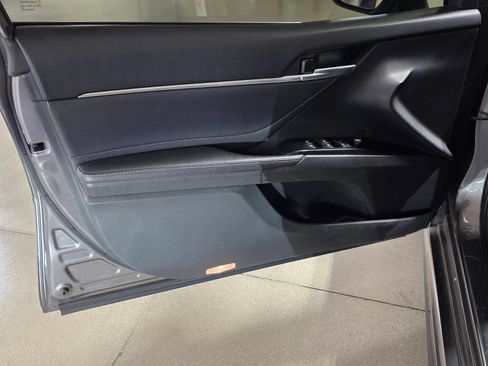 Used 2018 Toyota Camry XSE FWD image 16