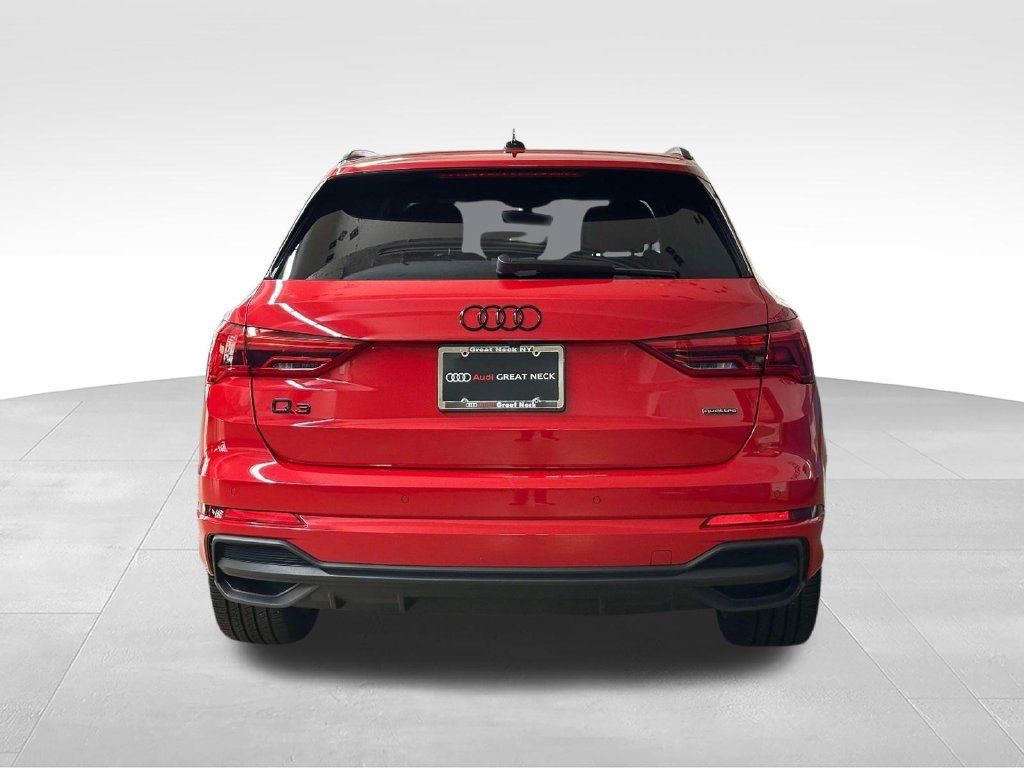 Used 2024 Audi Q3 2.0T Premium AWD/4WD image 33