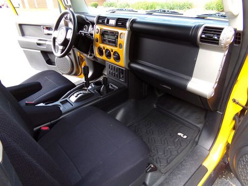 Used 2007 Toyota FJ Cruiser 4WD image 14