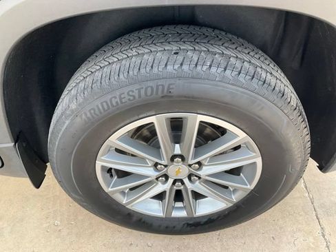 Used 2023 Chevrolet Traverse LT w/ LPO, Floor Liner Package AWD/4WD image 28