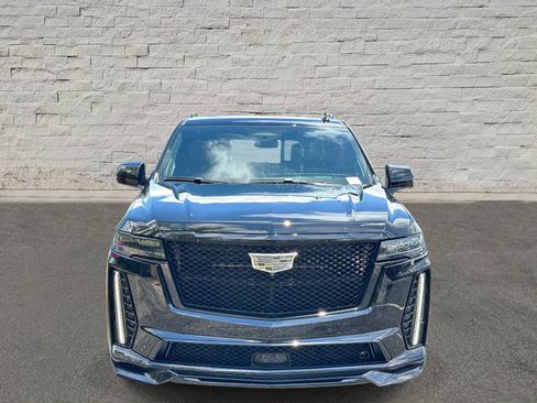 Used 2023 Cadillac Escalade V w/ LPO, ONYX Package AWD/4WD image 7