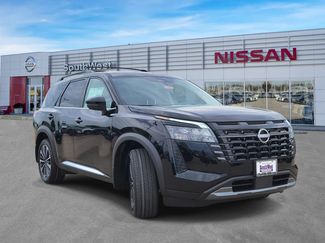 New 2026 Nissan Pathfinder Platinum FWD video 3