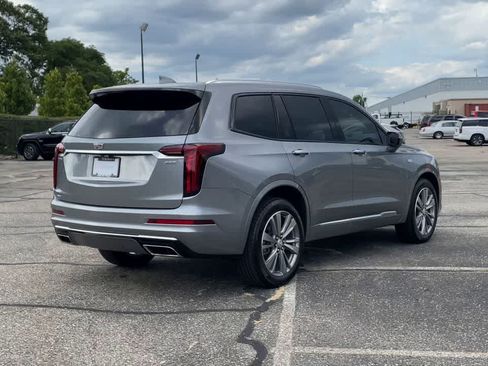 Certified 2025 Cadillac XT6 Premium Luxury AWD/4WD image 8