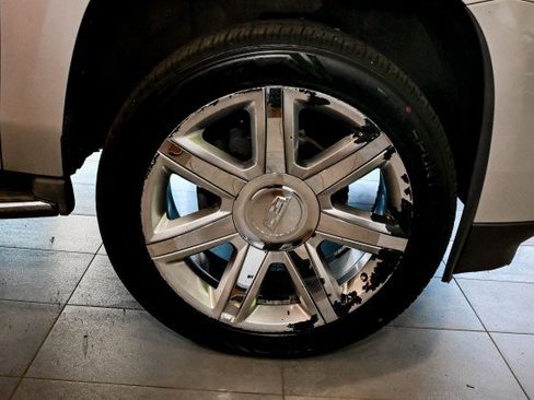 Used 2016 Cadillac Escalade Luxury AWD/4WD image 42