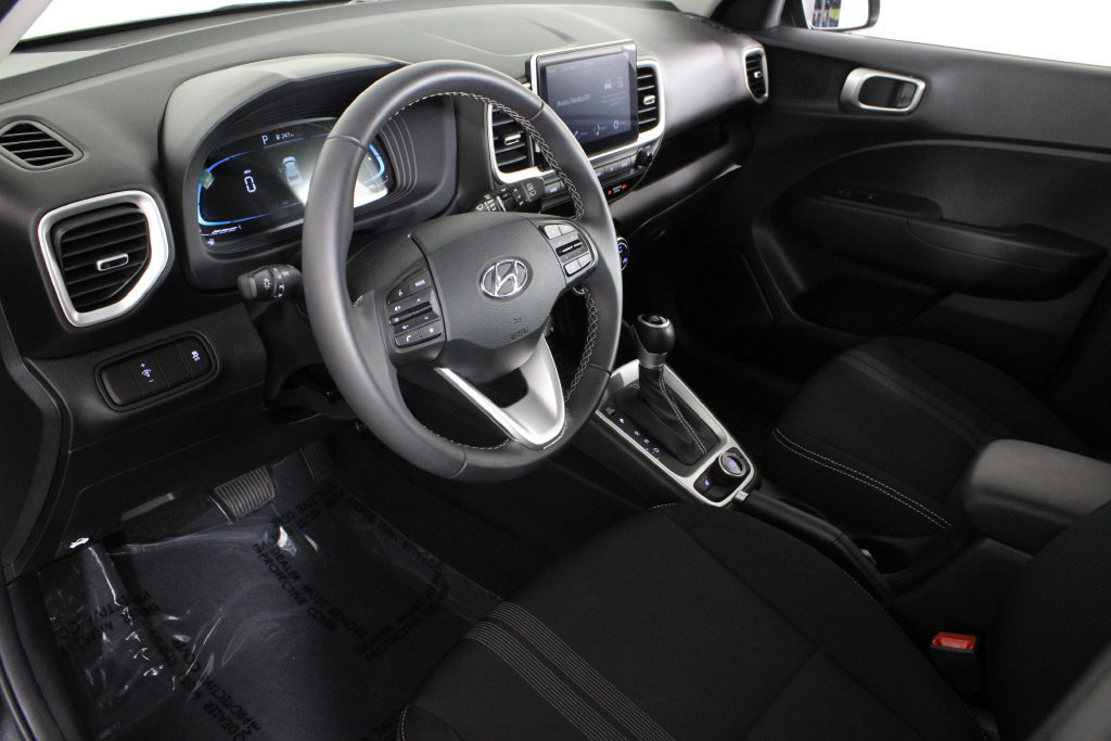 Certified 2026 Hyundai Venue SEL FWD image 19