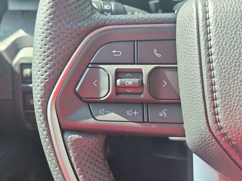 Used 2025 Toyota Tacoma Limited AWD/4WD image 22